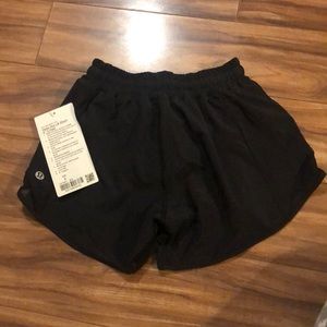 Lulu Lemon LR Shorts 4” Lined (size 0)